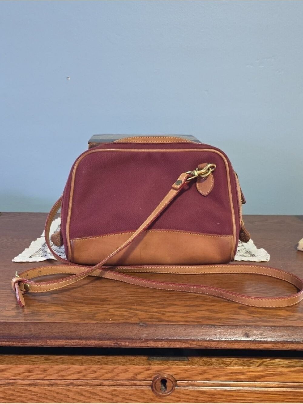 Vintage Dooney Bourke No.A09090 Tan Leather and Canvas Crossbody Gold Logo Tag
